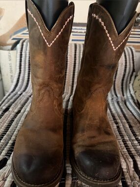 Brown Leather Ariat Western Work Boots with Pink Stitching size 10 B